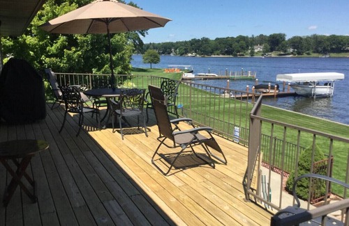 Spring Lake House | Waterfront home pool, hot tub, dock queen beds
