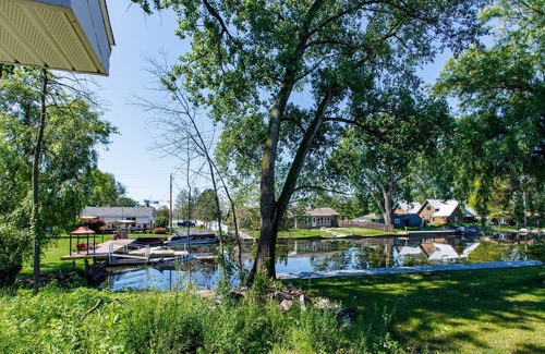 Sturgeon Bay Cabin | **Waterfront Home**