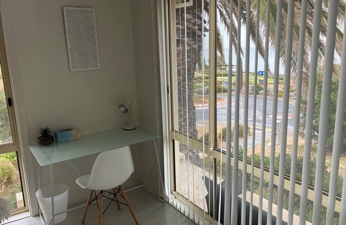 Adelaide House | Waterfront house at Hallet Cove