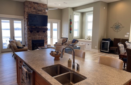 Alexander City House | Waterfront Lake Martin Home with Unbeatable Big Water Views!