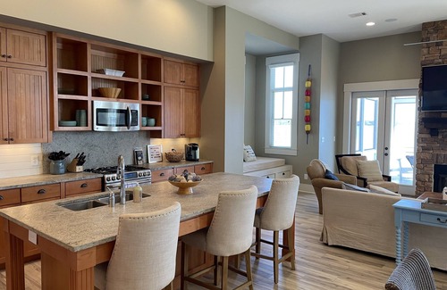 Alexander City House | Waterfront Lake Martin Home with Unbeatable Big Water Views!