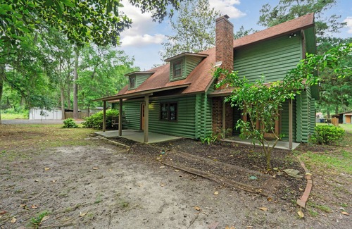Fleming House | Waterfront Log home near Savannah Downtown