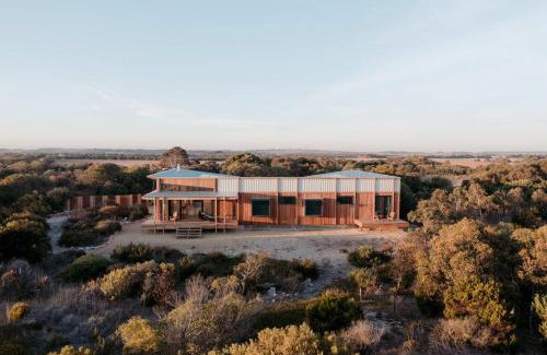 Nangkita House | Waterfront Luxury Villa- Private, Nature, Island