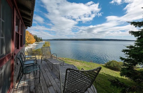 Blue Hill Cottage | Waterfront Maine Cottage with Private Beach and 4 Bedrooms