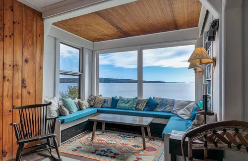 Blue Hill Cottage | Waterfront Maine Cottage with Private Beach and 4 Bedrooms