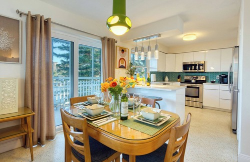 Bay Esplanade Apartment | Waterfront Mid-Century Chic #4 Clearwater Beach .