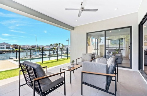 Gold Coast House | Waterfront relaxing stay