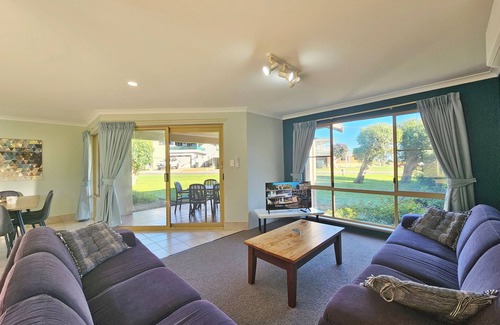 Kalbarri Villa | Waterfront Resort | Sleeps 5 | Pool | Wifi