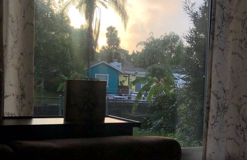 Tropic Shores House | 🛶🛥️WATERFRONT RIVER HOME FREE KYACKS! GULF ACCESS, FLOATING DOCK PETS WELCOME🐩🐈