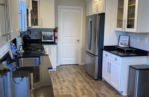 Osbornsville House | Waterfront Serenity