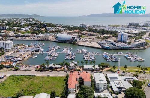 South Townsville Apartment | Waterfront Stay