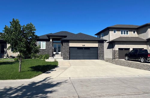 Winnipeg House | Waterfront views and tranquil neighborhood