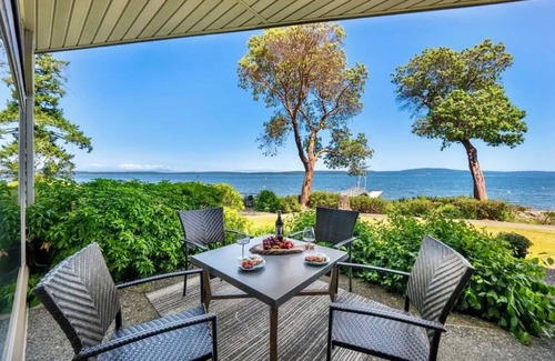 North Oyster Condo | Waterfront Wonder! nBeautiful oceanfront 1 bedroom condo with amazing views!