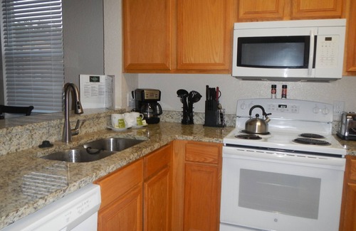 Davenport Resort | Waterpark Gated Resort & Spa, lazy river/slide,pools and close to Disney & more!