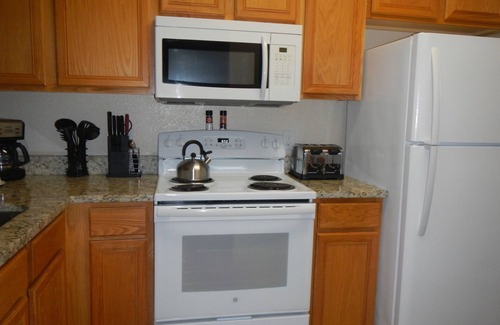 Davenport Resort | Waterpark Gated Resort & Spa, lazy river/slide,pools and close to Disney & more!