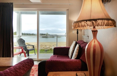 Lincoln City House | Waters Edge 207