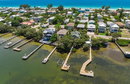 Bradenton Beach House | Waters Edge Cottage