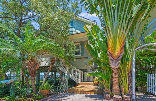 Bradenton Beach House | Waters Edge Cottage