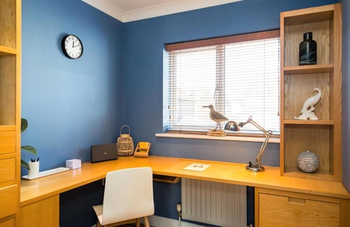 Eastbourne House | Waters Edge - stylish marina retreat