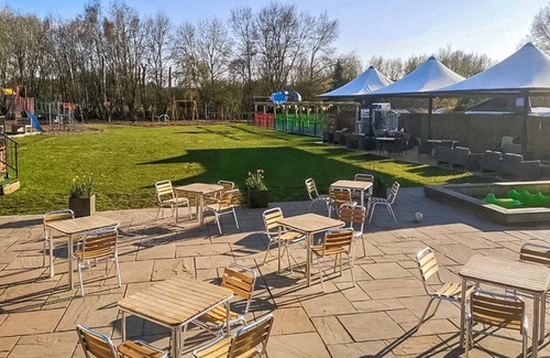 Dilton Marsh Ski Chalet | Waterside Lodge (Pet)