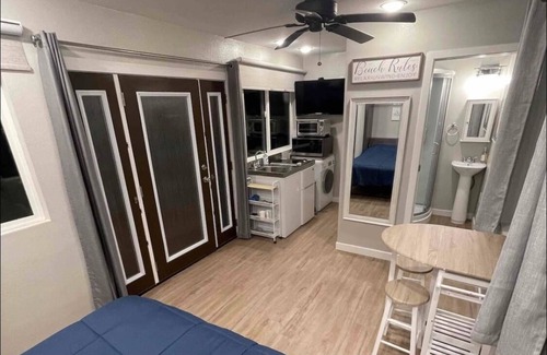 Del Mar Heights House | Wave & Seaside 3+BD 2BA Oasis Home 2 KITCHENS Sleeps 6-8n