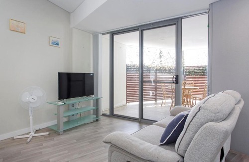 Beckenham Apartment | Waverley apartment F-two bedrooms wifi available