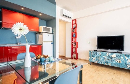 Livorno Apartment | Waves Paradise Home in Livorno
