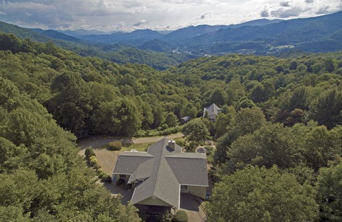 Walker-In-the-Hills House | Waynesville Sunrise! Beautiful, Panoramic Views from 4,200 Ft