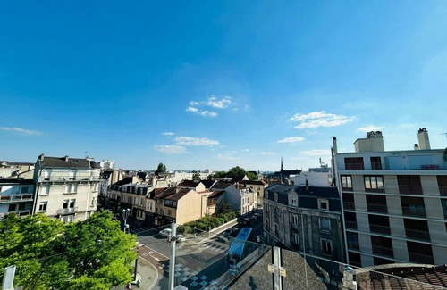 Barbatre Apartment | We Live In R - Suite 302