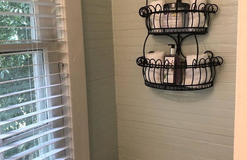Summerville Historic District Cottage | We love pets and they love our amenities