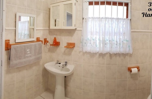 Port Elizabeth Cottage | We provide safe and secure parking facilities