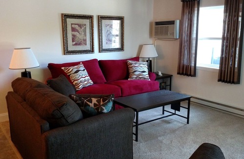 Oconomowoc Condo | Weekly and Monthly Rentals Available - 2 Bedroom/2 Bath Unit!
