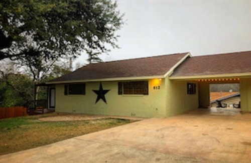 Blanco House | Welcome to Blanco Bungalow