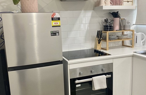 Parramatta Park Apartment | Welcome to “Callie Cottage” Gorgeous studio apartment 2 minutes to the CBD.