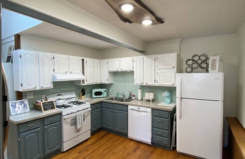 Calvert Beach-Long Beach House | Welcome to Hickory House on the Chesapeake Bay!