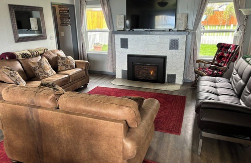 Polson House | Welcome to our Charming Lakefront Home