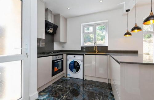 Coulsdon West House | Welcome to Our Stunning Family Home in Coulsdon