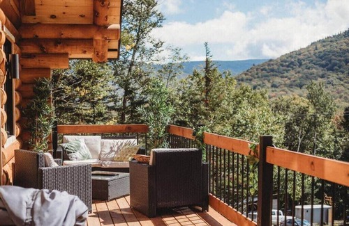 Saint-Philemon Ski Chalet | Welcome to the JUNGLE - Log cabine - SPA