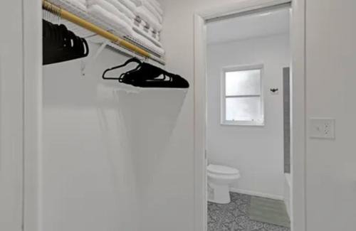 Tropic Palms House | Welcome to the Leaf House