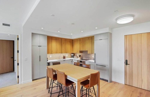 Snowmass Village Condo | Welcome to the newest building of Snowmass Village: ELECTRIC PASS LODGE.
