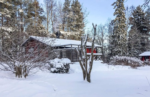 Norrtalje Municipality House | Welcome to this inviting vacation home in an idyllic location on the lake!