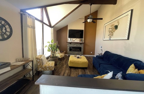 New Castle House | Welcome to this lovely 3 bedroom home near access to all the city has to offer.