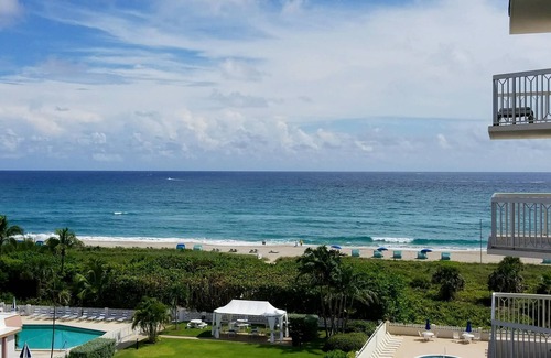 Palm Beach Shores Condo | Welcome to your Private Beach!