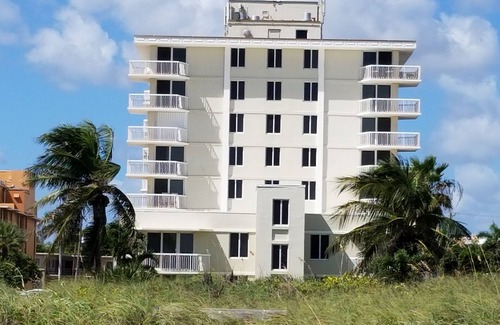 Palm Beach Shores Condo | Welcome to your Private Beach!