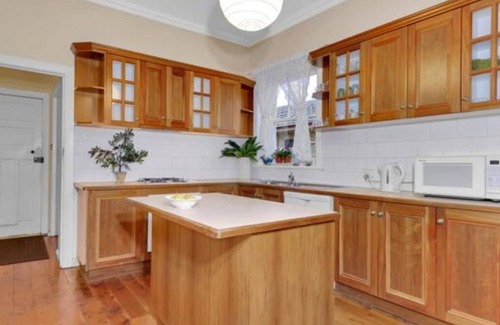 Shepparton House | Welcome to your perfect getaway in the heart of Shepparton! Nestled in the CBD