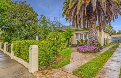 Shepparton House | Welcome to your perfect getaway in the heart of Shepparton! Nestled in the CBD