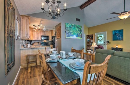 Berryville House | Welcome to Your Retreat by the Lake!