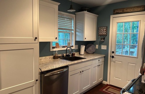 Etowah House | WELCOME TRAVEL NURSES! 3-bed house in Etowah, NC for vacay or contract rentals.