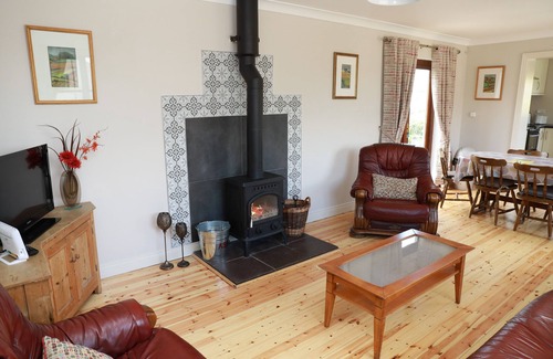 Castleblayney Cottage | Welcoming cottage with WiFi in charming Castleblayney , County Monaghan