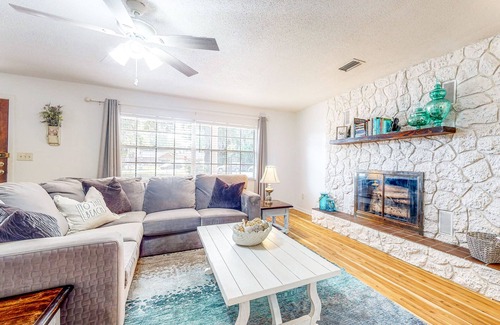 Inverness Highlands North House | Welcoming dog-friendly Florida home with enclosed yard, patio, and central AC